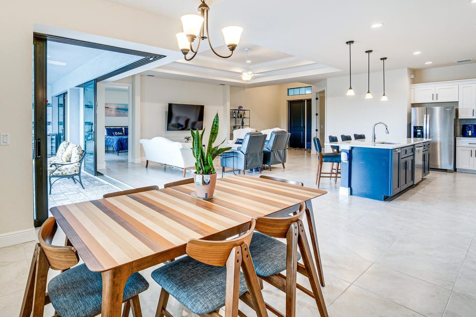 10 Mi to Beaches: Modern Retreat in Port Charlotte House in South Gulf Cove
