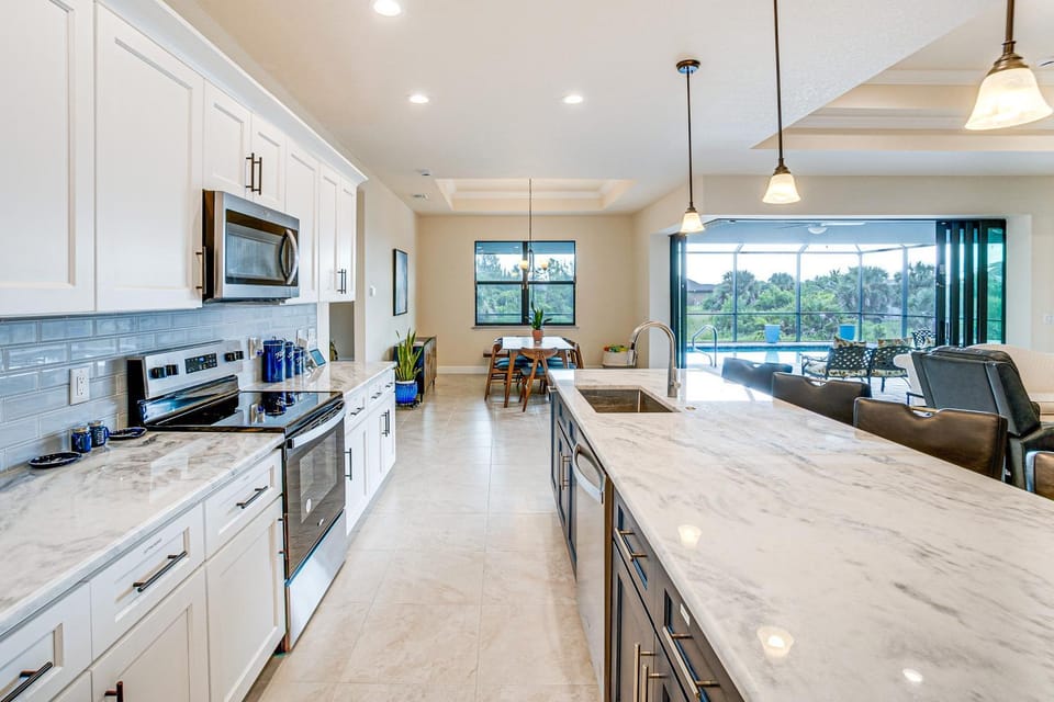10 Mi to Beaches: Modern Retreat in Port Charlotte House in South Gulf Cove