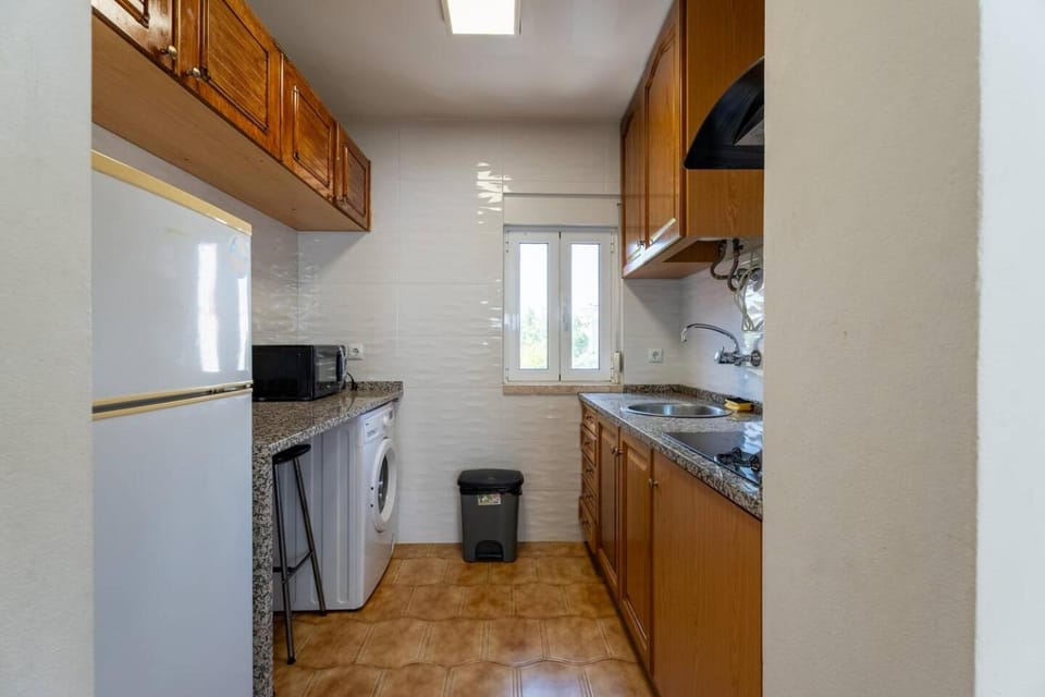Olivais 2BR - Metro & Airport by Perfect Getaway Apartment in Lisbon