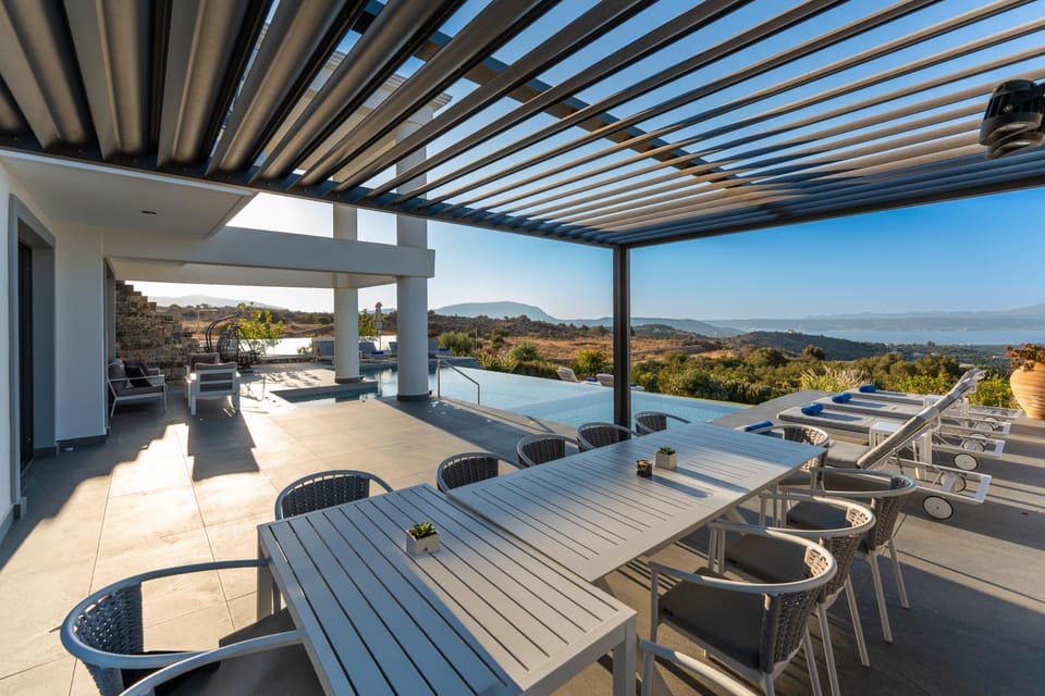 Day, Natural landscape, View (from property/room), Balcony/Terrace, Balcony/Terrace, Seating area, Sea view, Swimming pool, sunbed