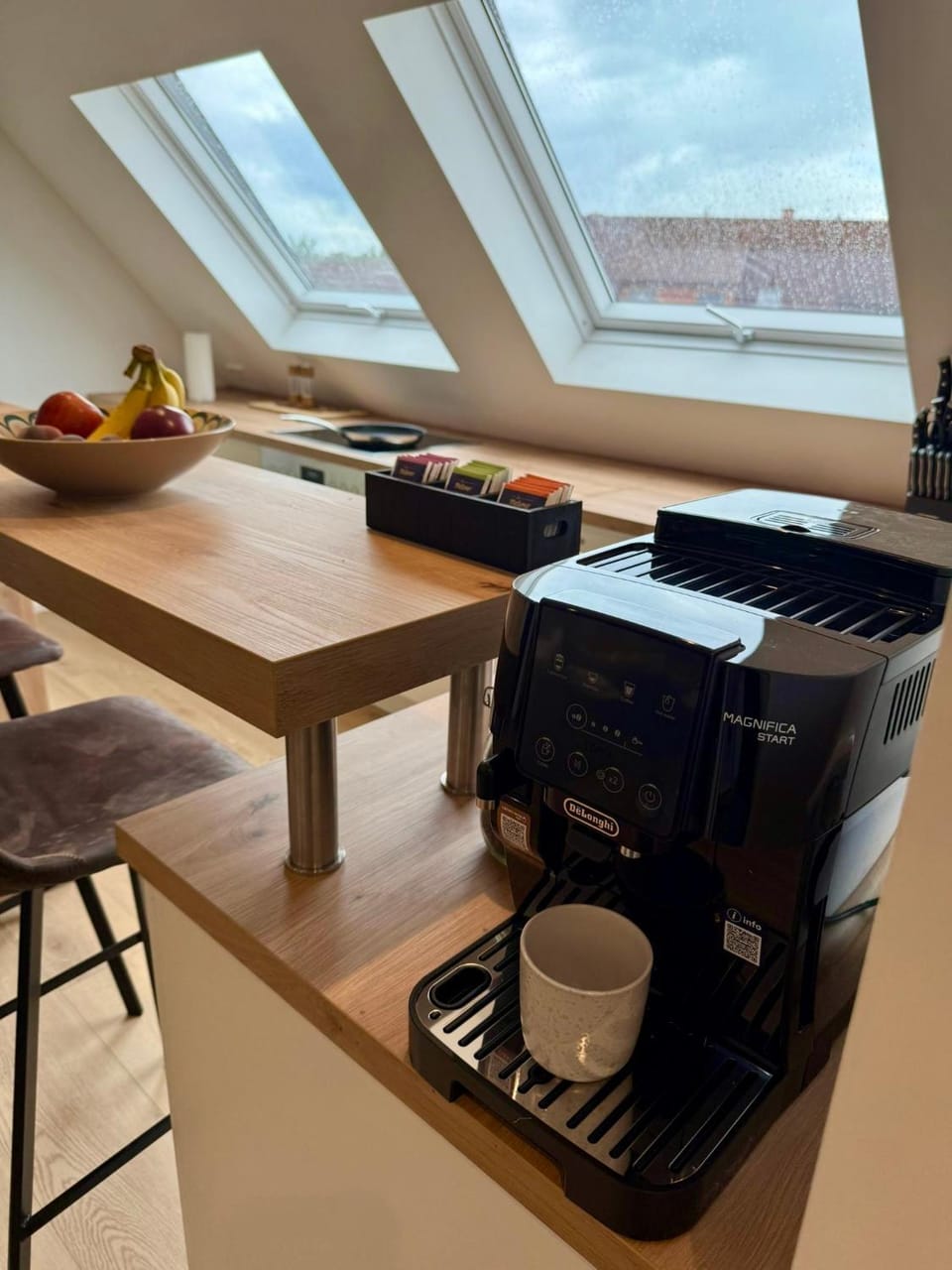 Kitchen or kitchenette, Lounge or bar