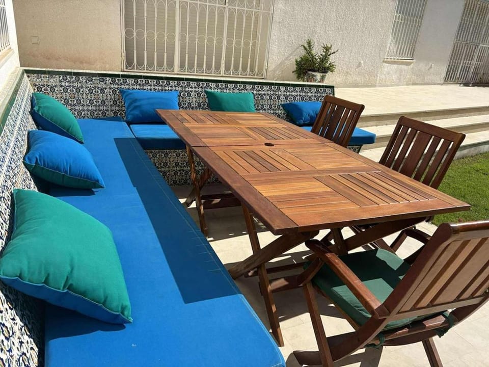 Patio, Garden, Dining area