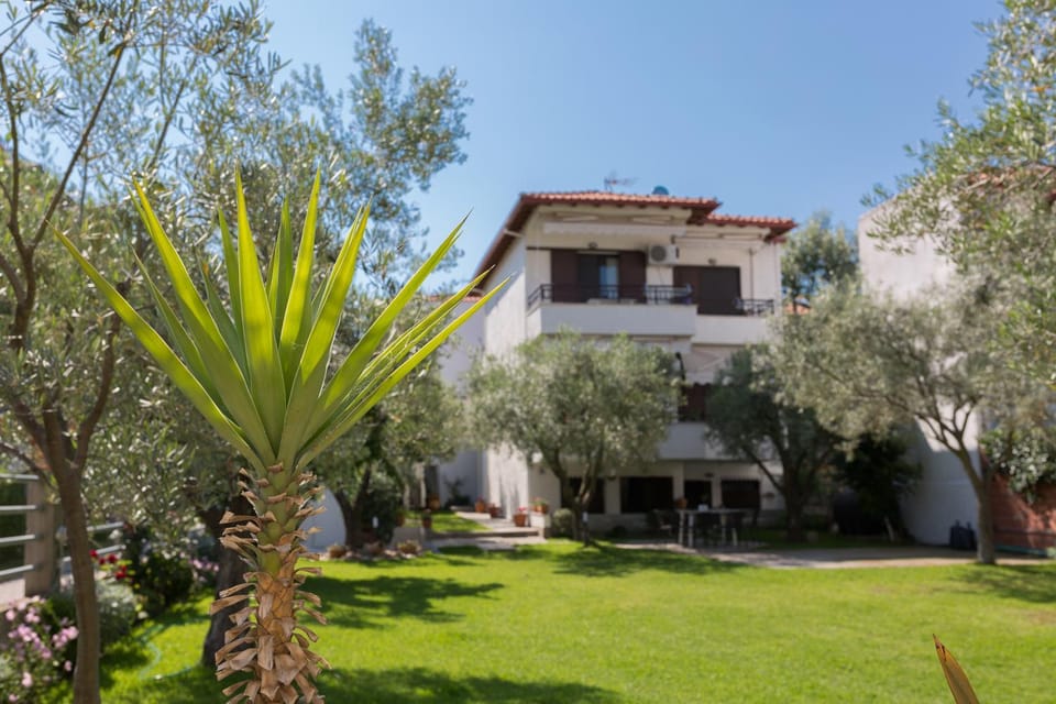 Property building, Garden