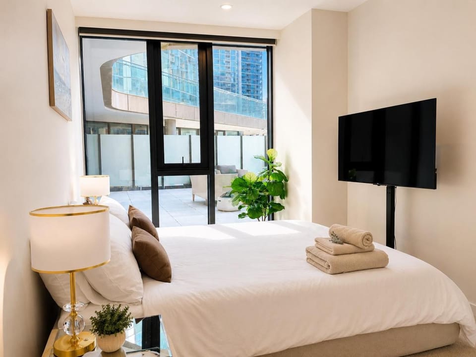 Melbourne Square 2Bed 2Bath with Pool, Gym, Sauna and parking Apartment in Southbank