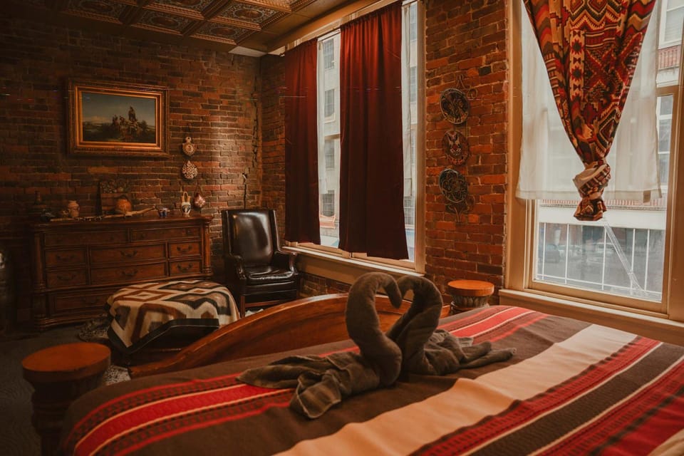 Printers Alley Downtown Mansion House in East Nashville