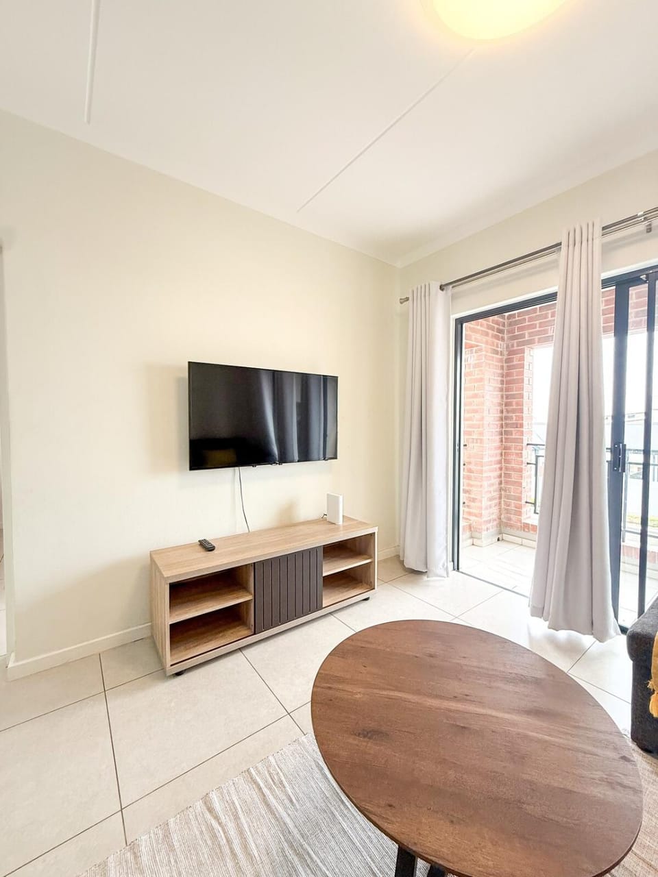 Minimalist Dream Stay Apartment in Roodepoort