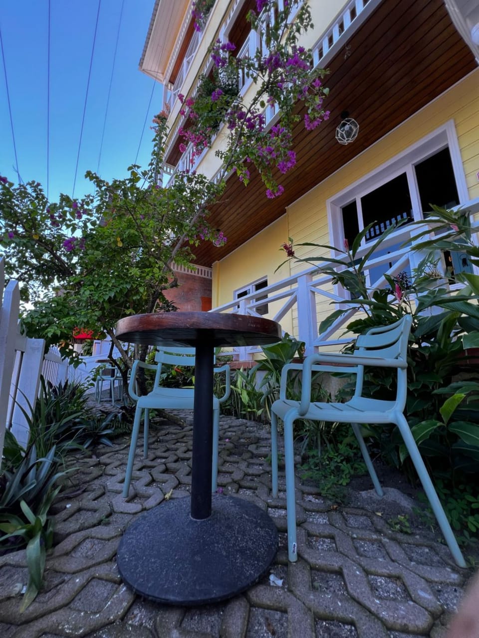 Patio, Day, Garden, Dining area, Garden view