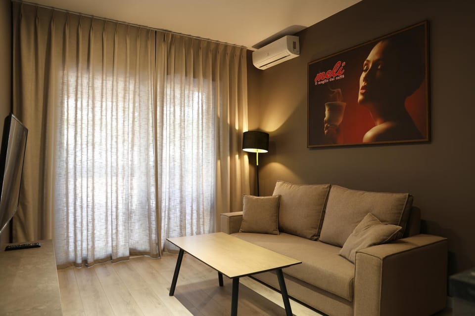 Living room, Seating area, air conditioner