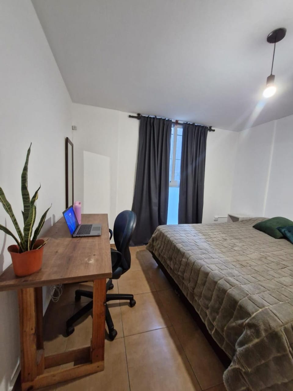 Bed, Photo of the whole room, Seating area, Bedroom