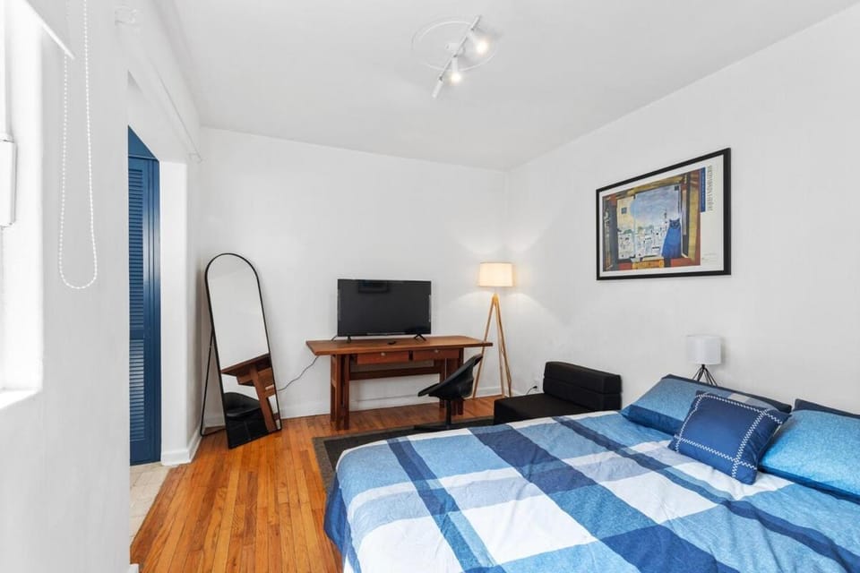 Bed, Photo of the whole room