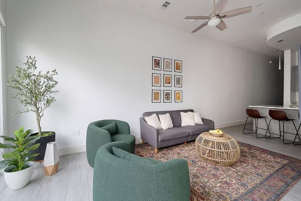 Living room, Seating area