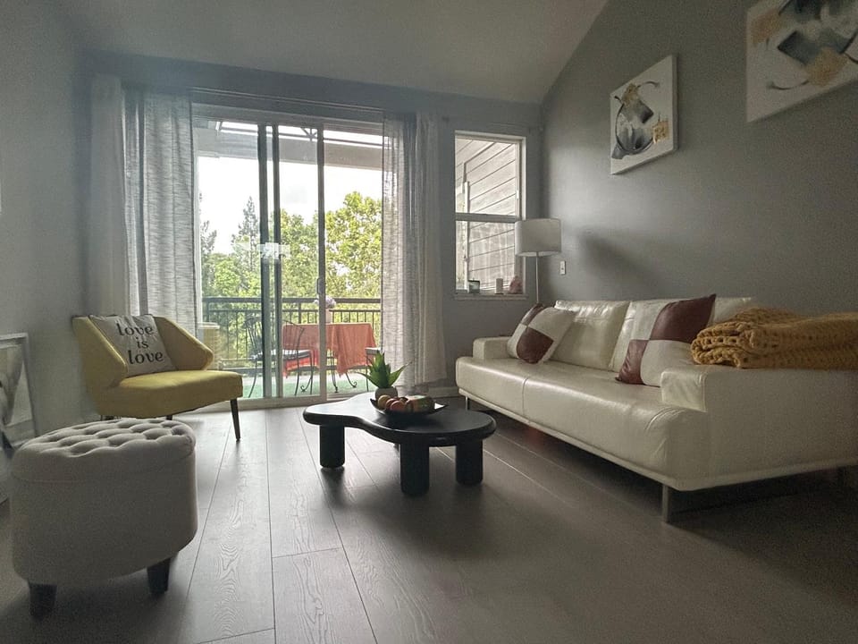 Contemporary one big bedroom in the Palo Alto area, close to Stanford, CA, a nice & relaxing place Apartment in East Palo Alto