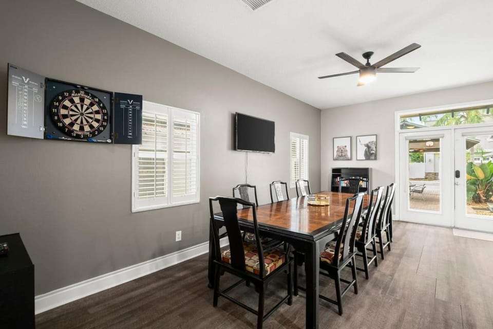 Communal lounge/ TV room, TV and multimedia, Dining area, Evening entertainment