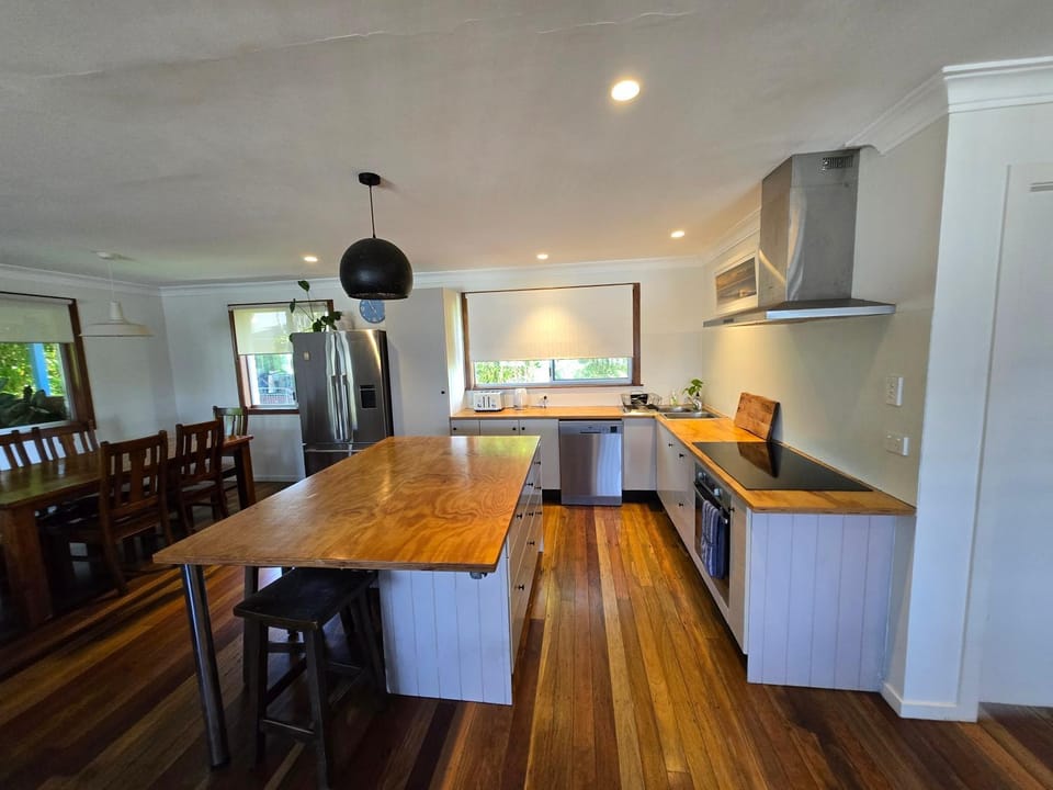 Bruns Surf House - Central - Comfortable - Relaxed Apartment in Brunswick Heads
