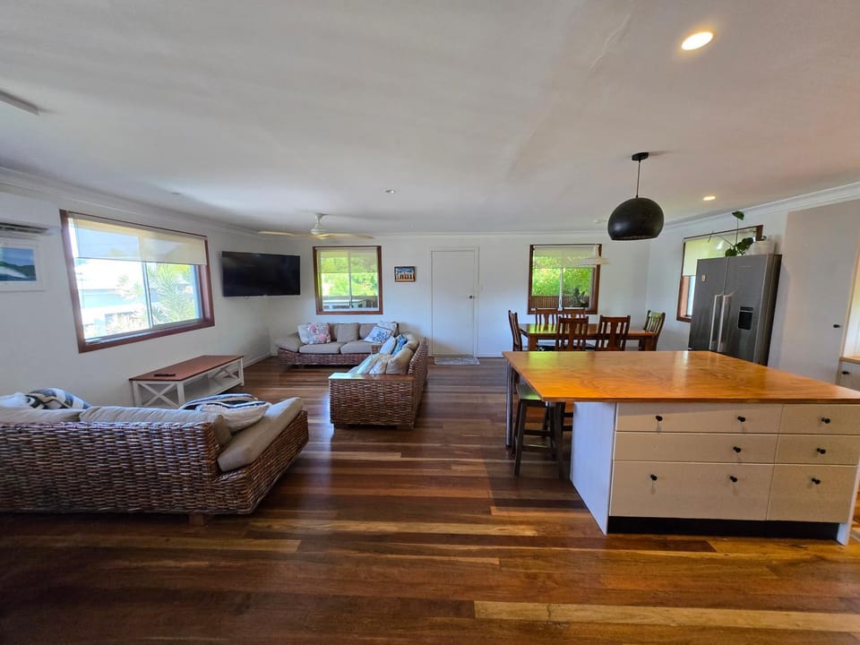 Bruns Surf House - Central - Comfortable - Relaxed Apartment in Brunswick Heads