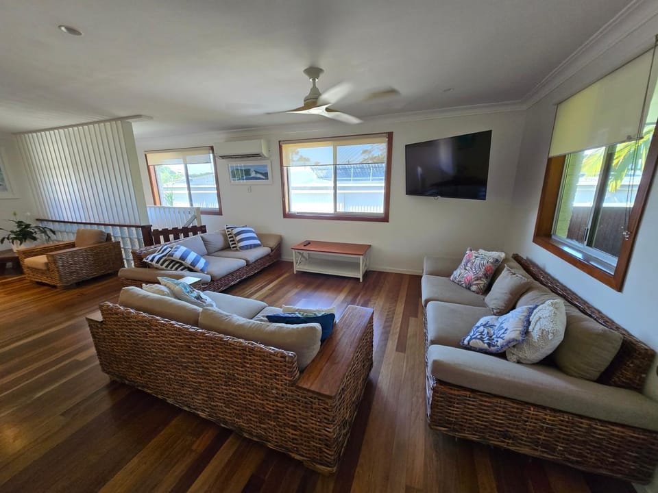 Bruns Surf House - Central - Comfortable - Relaxed Apartment in Brunswick Heads