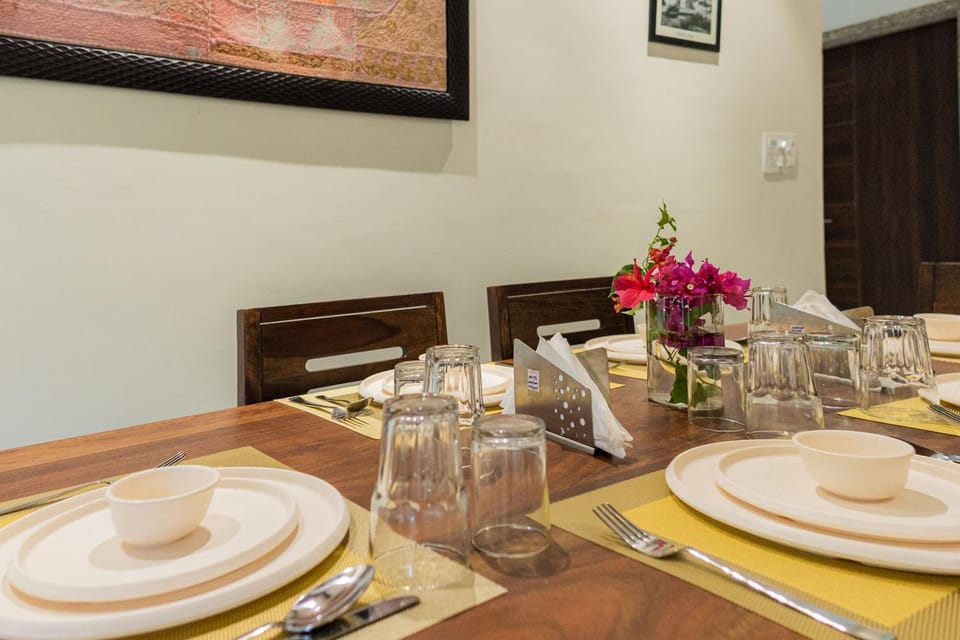 Food and drinks, Dining area, Food