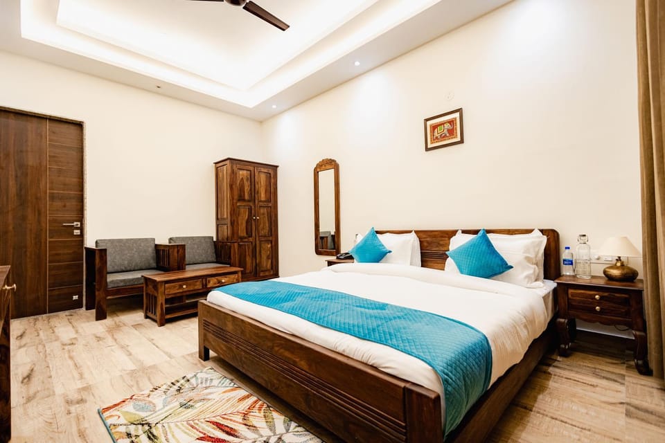 Bed, Photo of the whole room, Bedroom, wardrobe