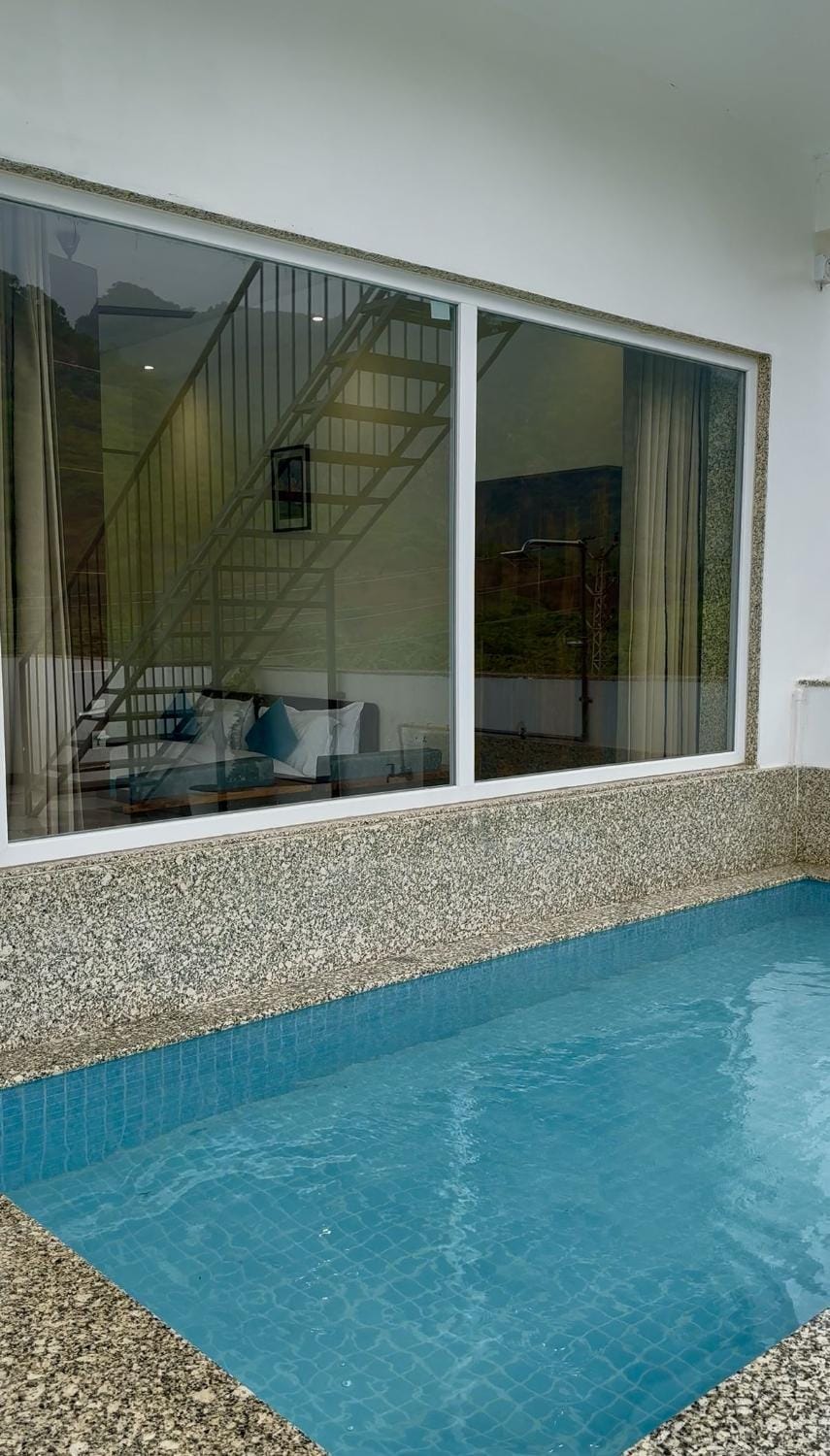 Pool view, Swimming pool, Swimming pool