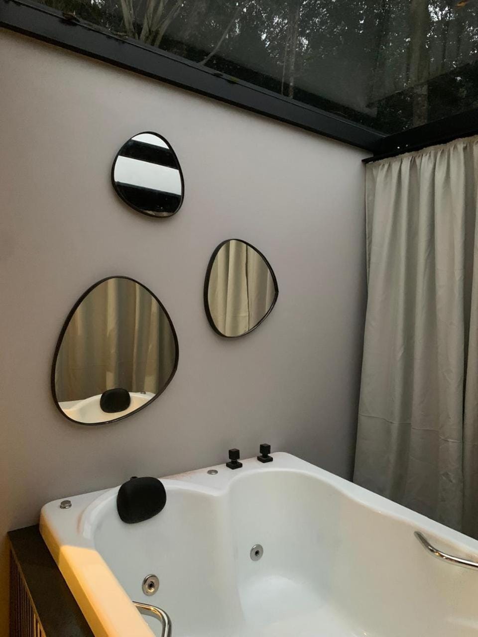 Hot Tub, Bathroom