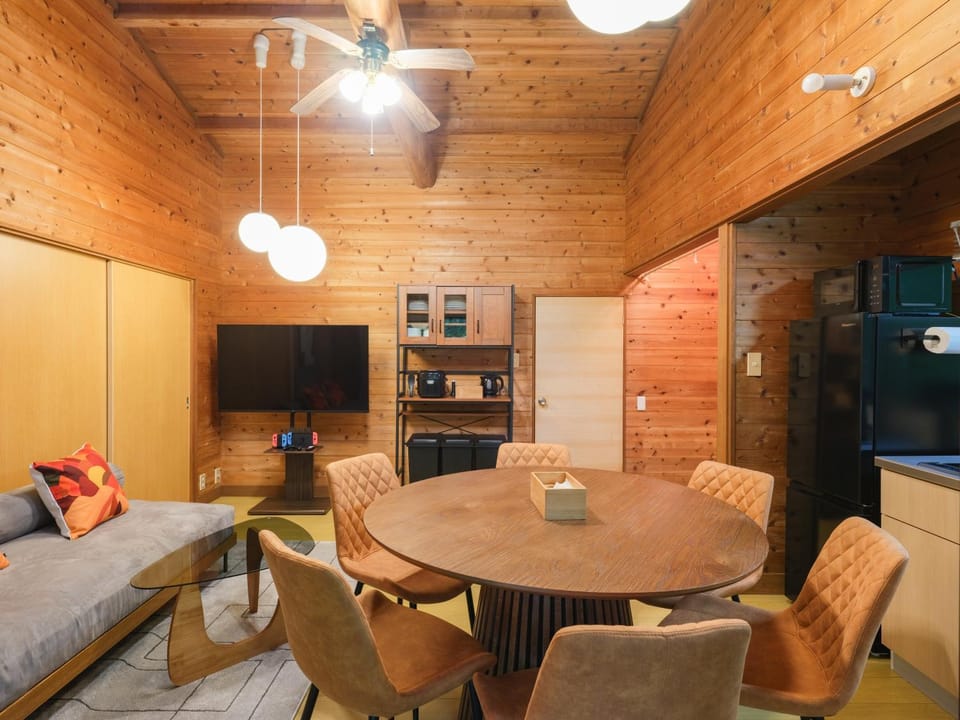 Game Room, TV and multimedia, Kitchen or kitchenette, Living room, Dining area, Evening entertainment