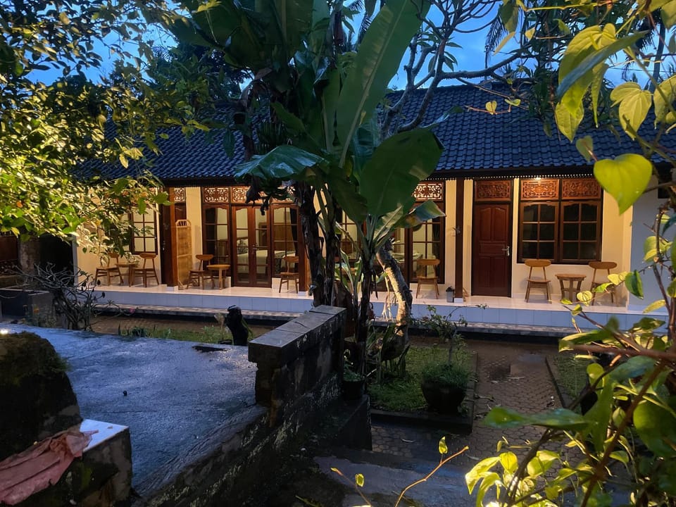 Property building, Garden, Garden view