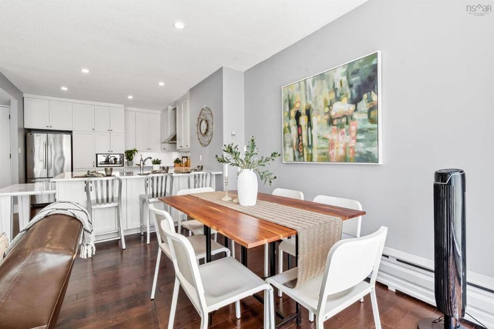 Large Luxury 2 Bedroom Unit Apartment in Dartmouth