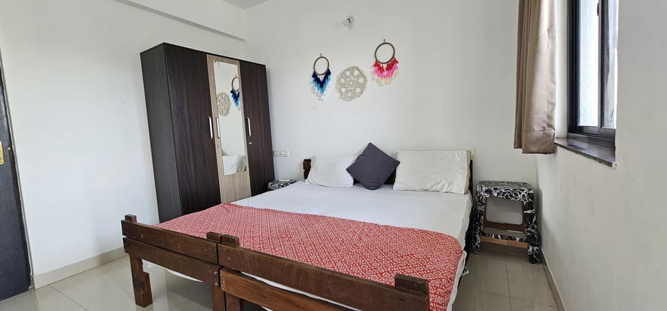 Cozy 2bhk with sunrise view Apartment in Candolim