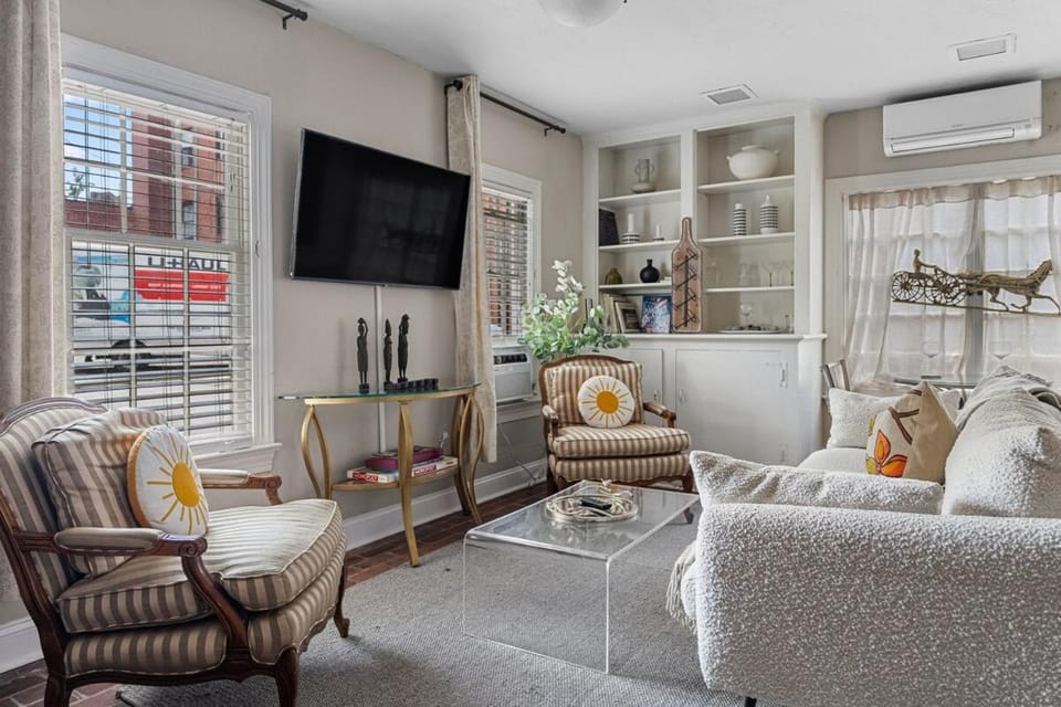 The Grand Escape 2 Historic Homes Sleeps 18 - COMBO Apartment in Alexandria