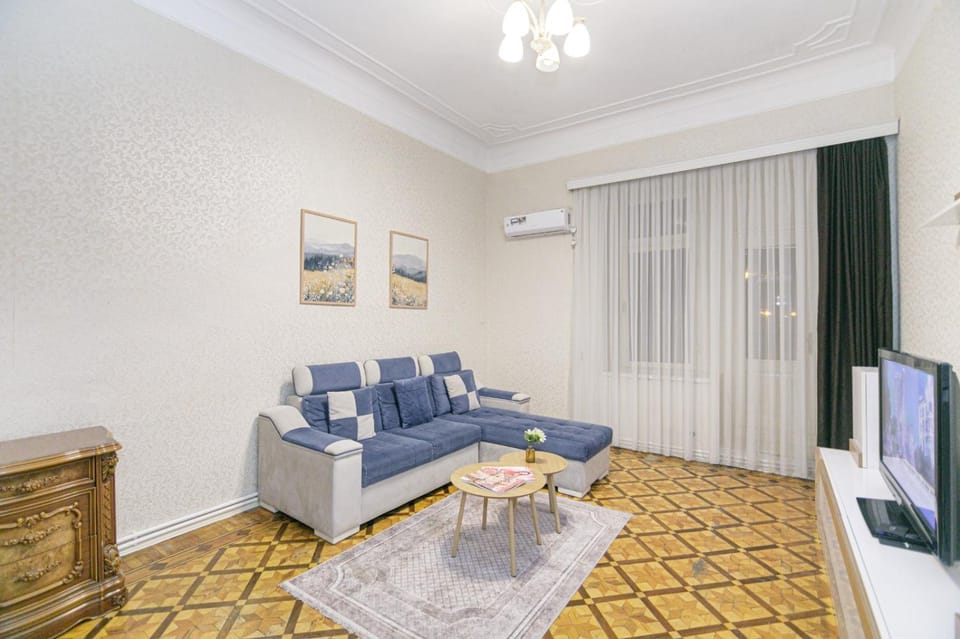 TV and multimedia, Living room, air conditioner