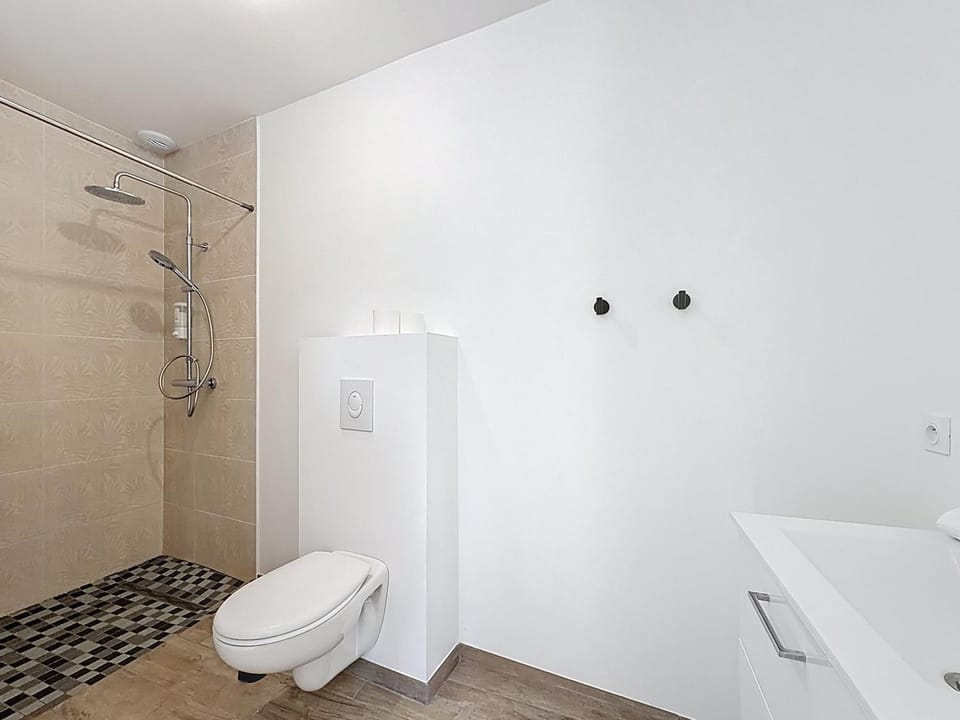 Maison proche Clermont et RIOM 4 Chambres et 4 SBD , Tout Climatisé avec Parking Gratuit Apartment in Riom