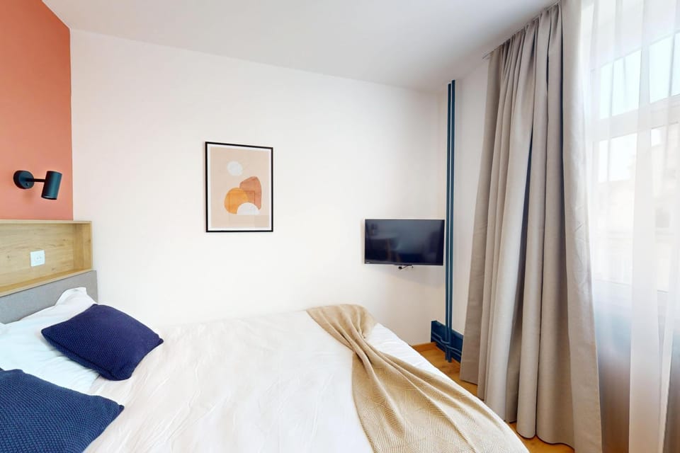 Bed, TV and multimedia