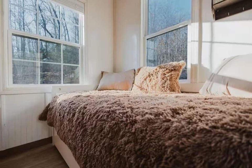 NEW, Promo Pricing - Premium Woodland Loft Retreat House in Kentucky
