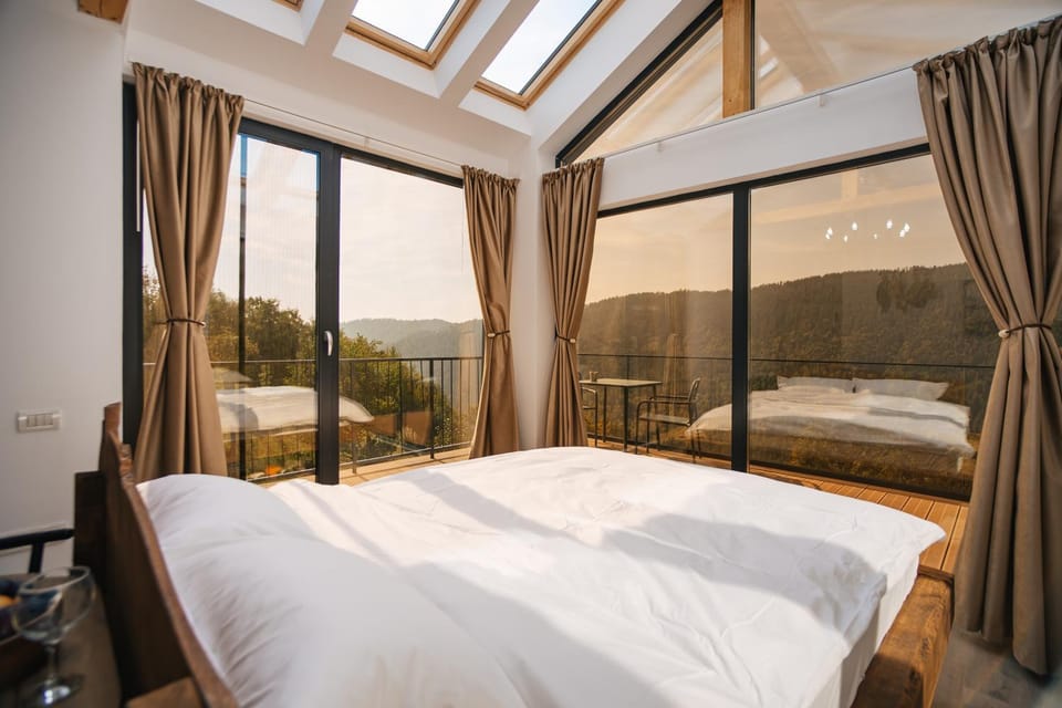 Bed, Natural landscape, View (from property/room), Balcony/Terrace