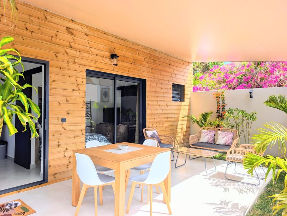 Patio, Dining area