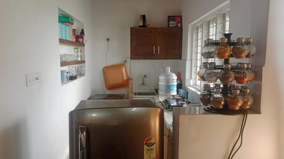 Kitchen or kitchenette, oven, pet friendly, stove
