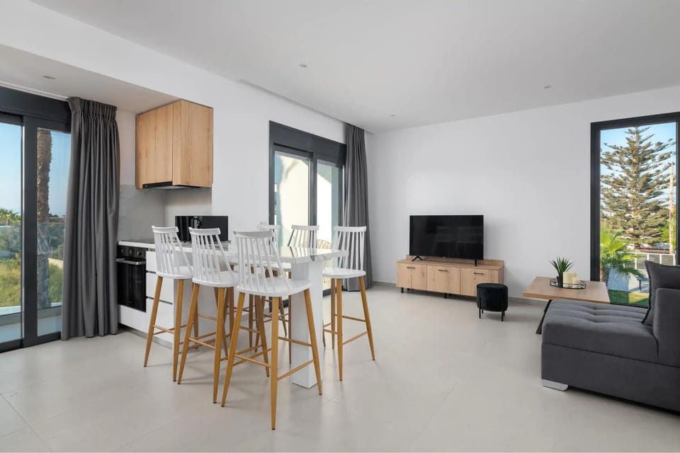 Seating area, Dining area