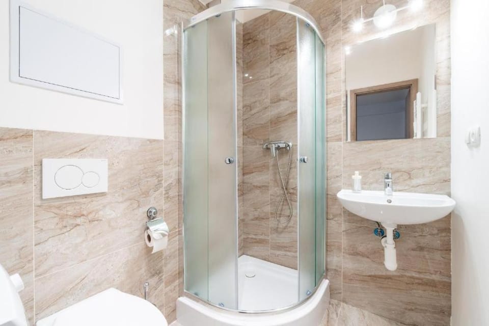 Brand new studio apartment #30 in brand new building FREE PARKING close to center Apartment in Prague