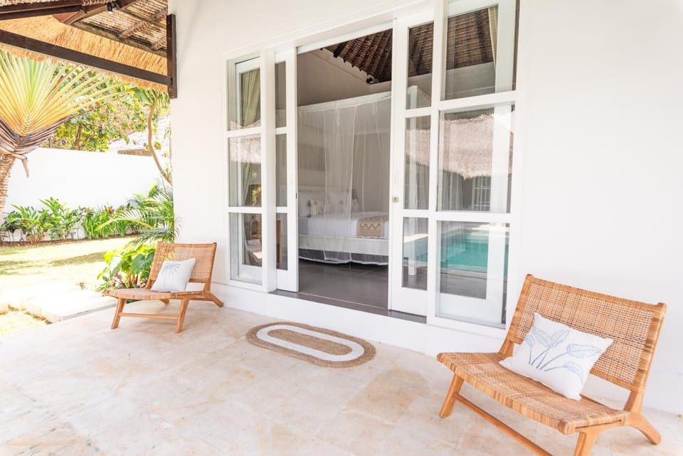 Patio, Day, View (from property/room), Balcony/Terrace, Seating area, Bedroom, Pool view