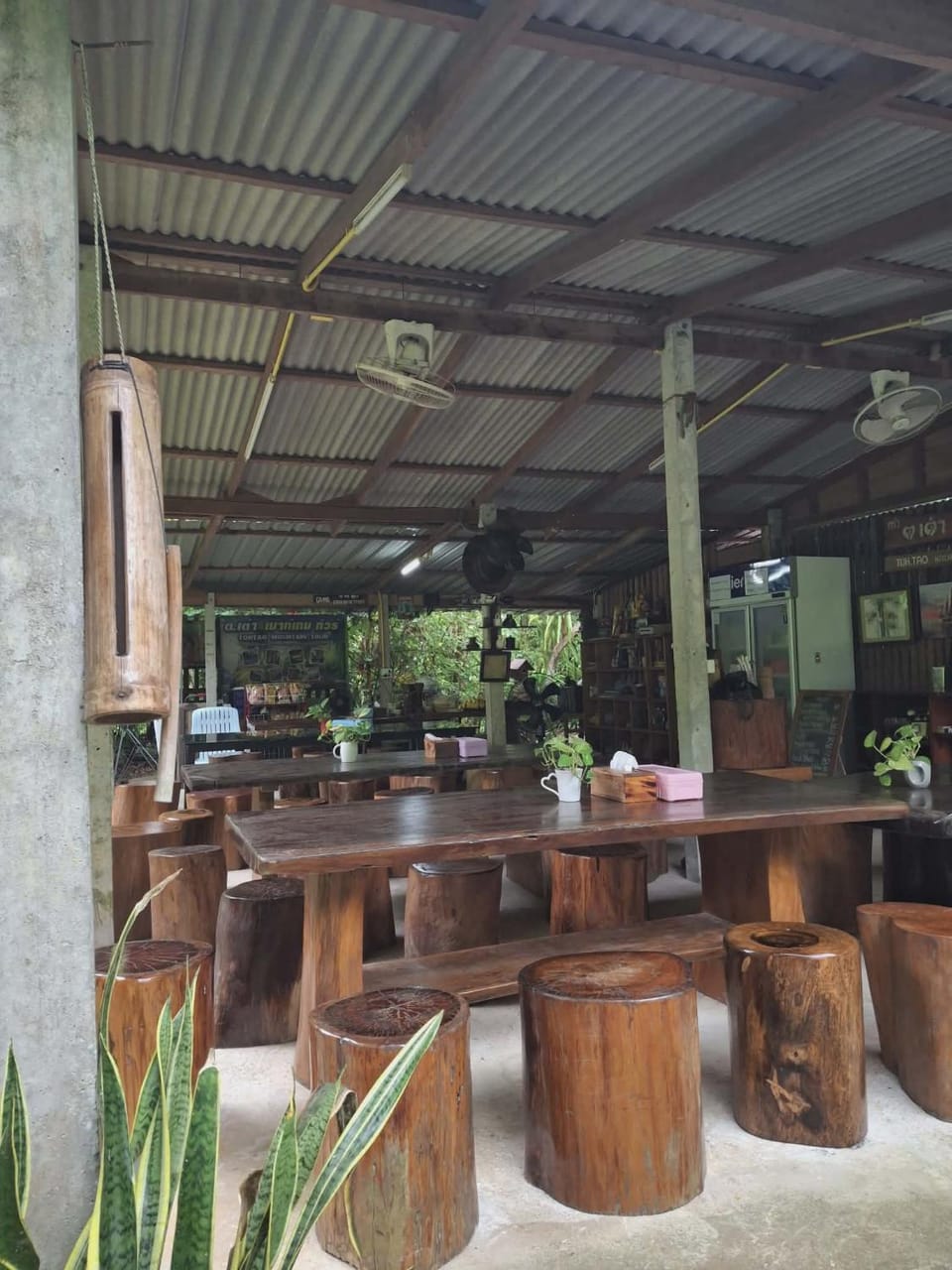 Lounge or bar, Dining area