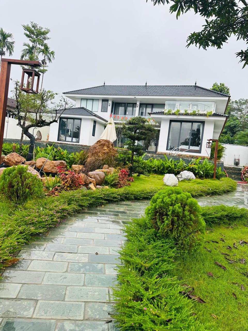 Property building, Day, Natural landscape, Garden