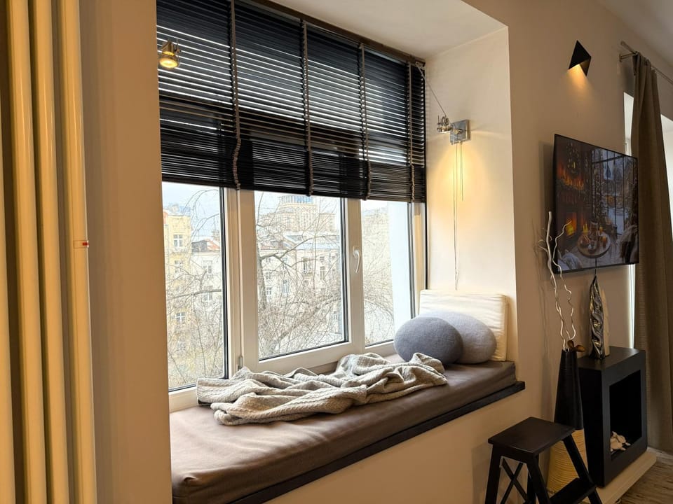 TV and multimedia, Seating area, City view, City view