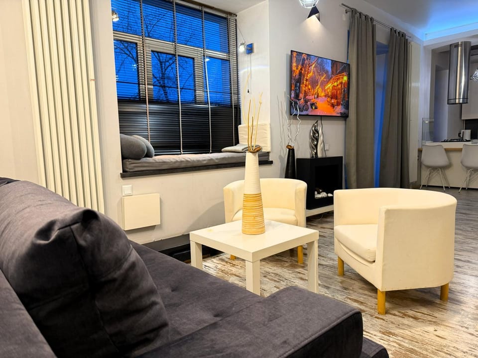TV and multimedia, Living room, Seating area