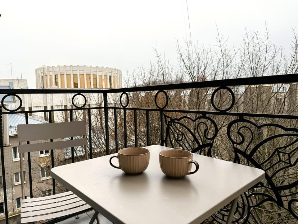 Coffee/tea facilities, View (from property/room), Balcony/Terrace, Dining area