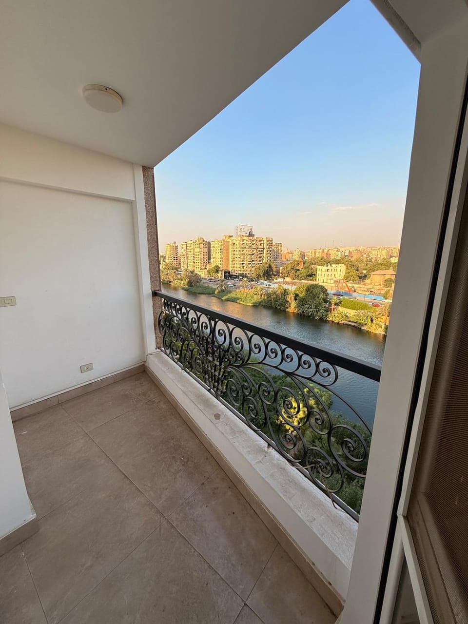 Manial Cozy Nile View Apartment in Cairo