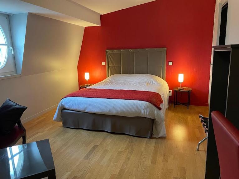Bed, Photo of the whole room