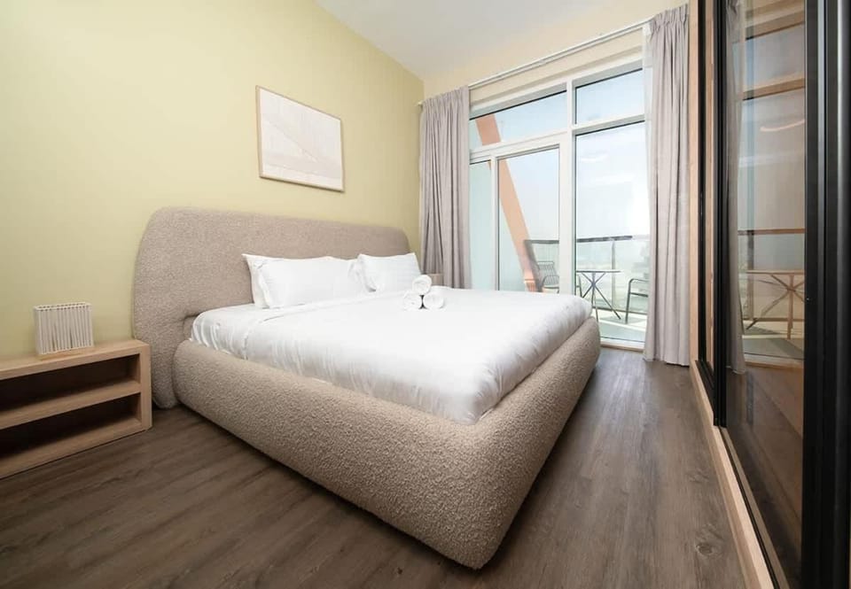 Spacious 2 Bed in Binghatti Gateway Apartment in Dubai