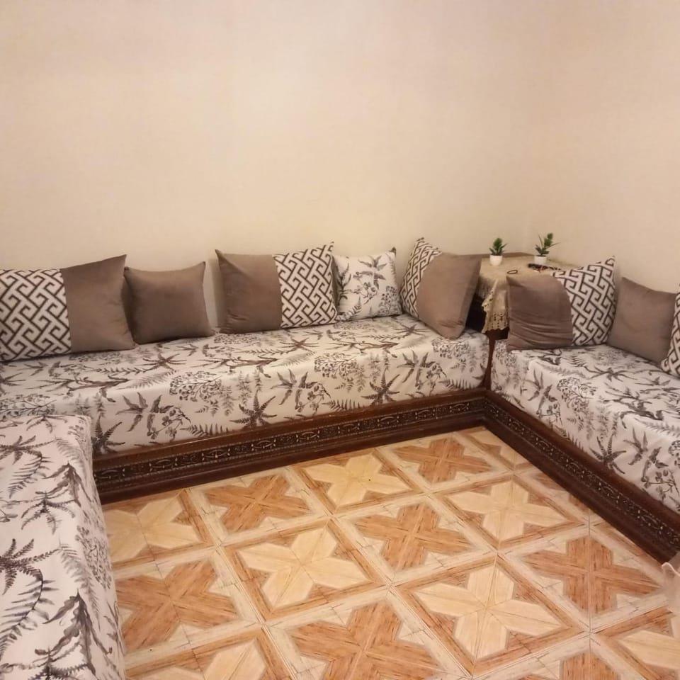Living room, Photo of the whole room, Seating area