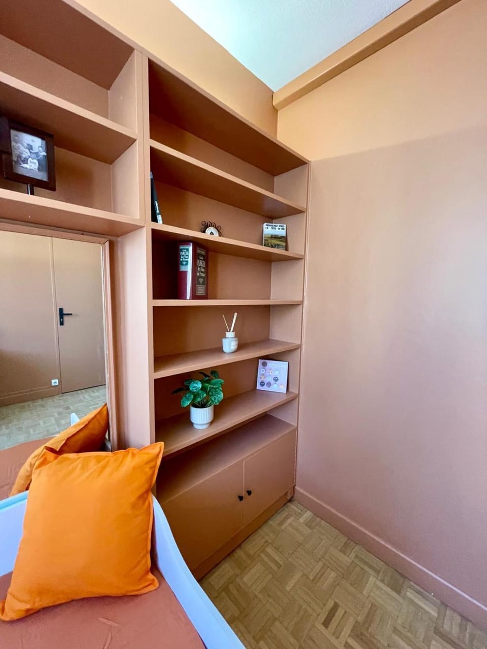 Bed, Library, Bedroom