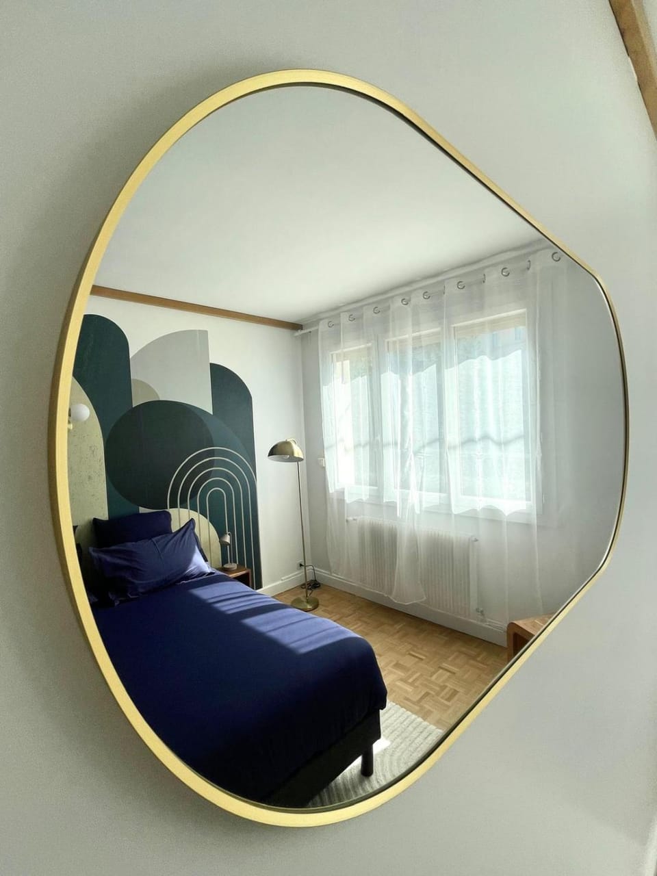 Photo of the whole room, Bedroom